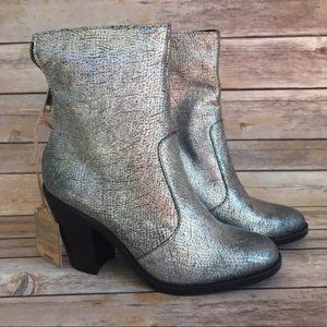 nib Diesel : Silver Leather Cowboy Boots 7.5
